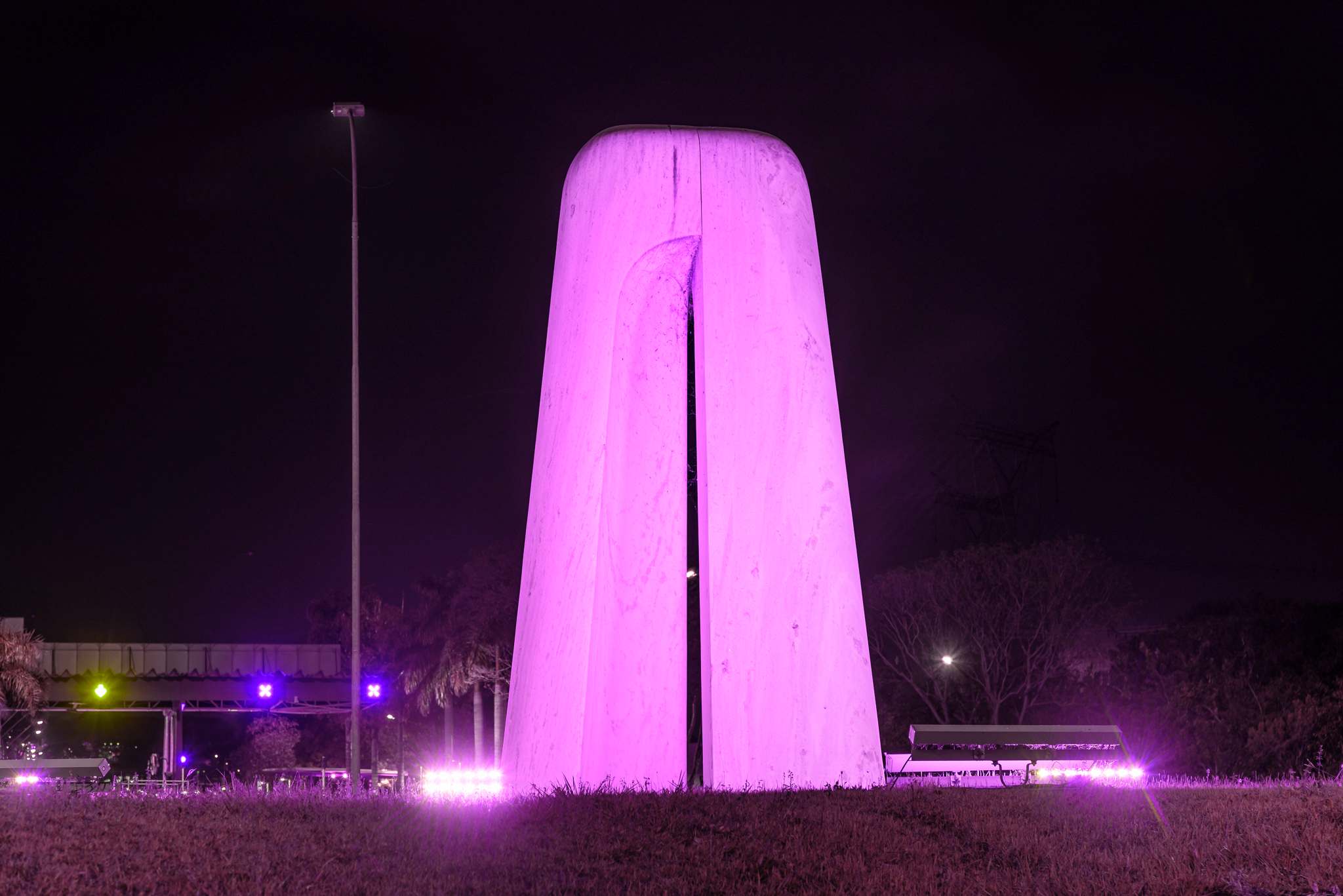 /arquivos/images/Monumento%20Anila.jpg