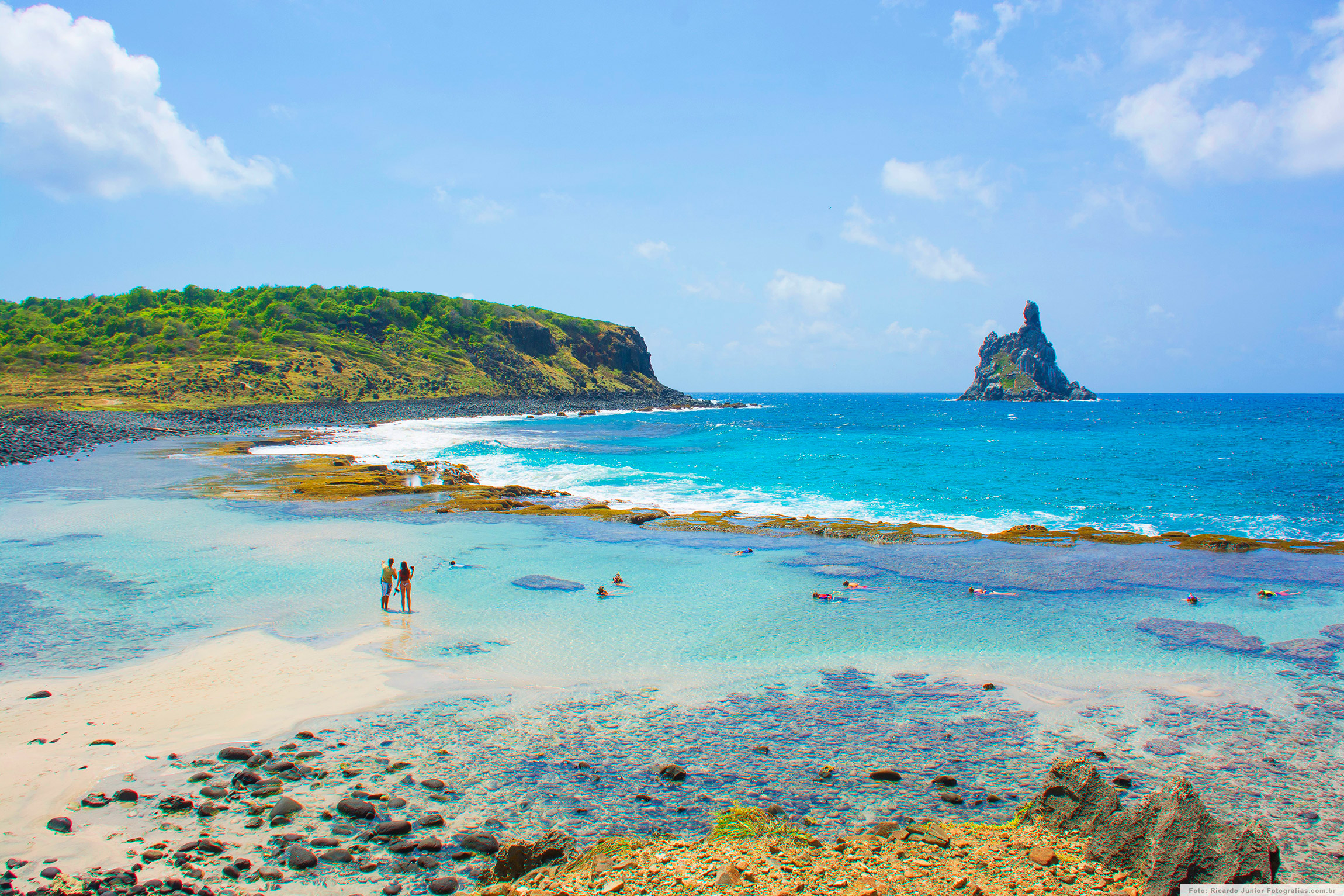 /arquivos/images/foto-ricardo-junior-praia-do-atalaia-fernando-de-noronha-mergulho-e-mirante1.jpg